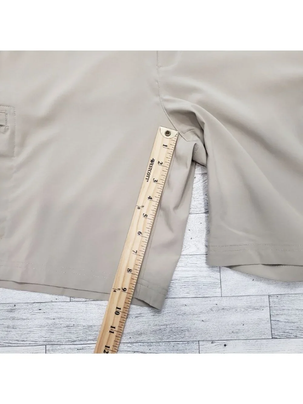 Izod Golf Cargo Shorts Swing Flex 9" Stretch 6 Pocket Khaki Mens Size 42 NWT $70 - Picture 9 of 10